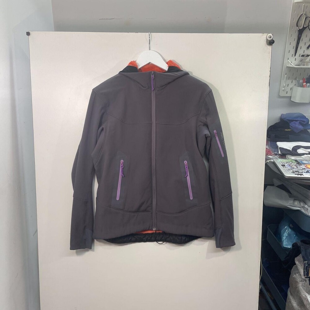 Arc'teryx Women's Grey and Black Jacket